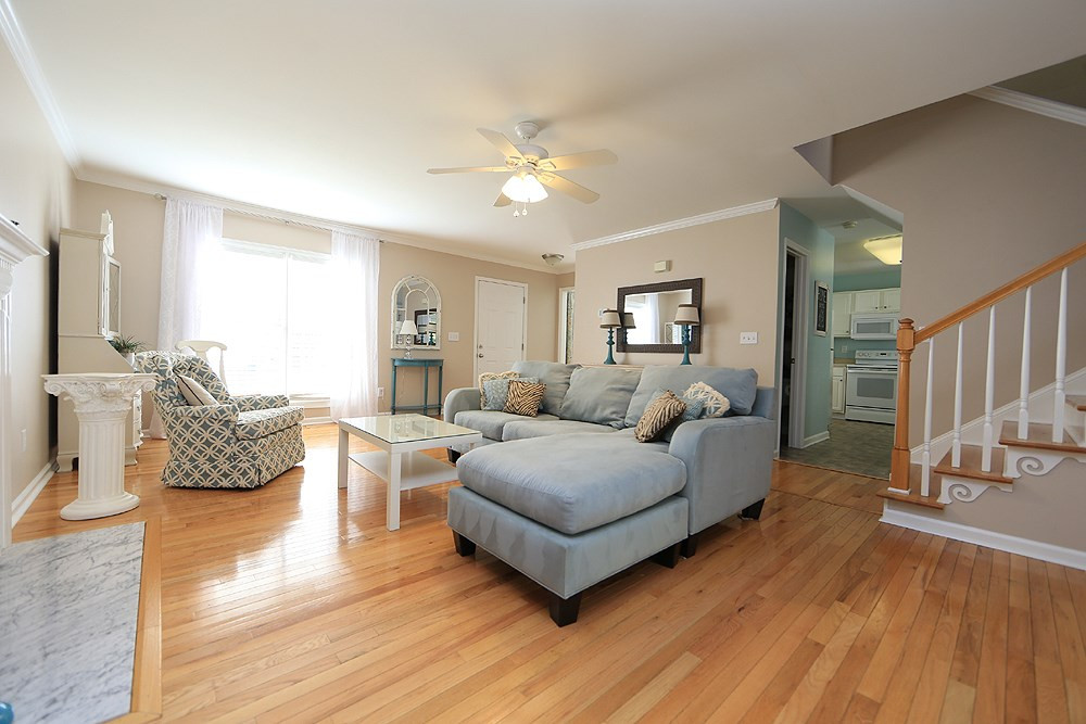 9101 Castleton Lane Raleigh, NC 27615 - Photo 7 of 25 LIVING ROOM