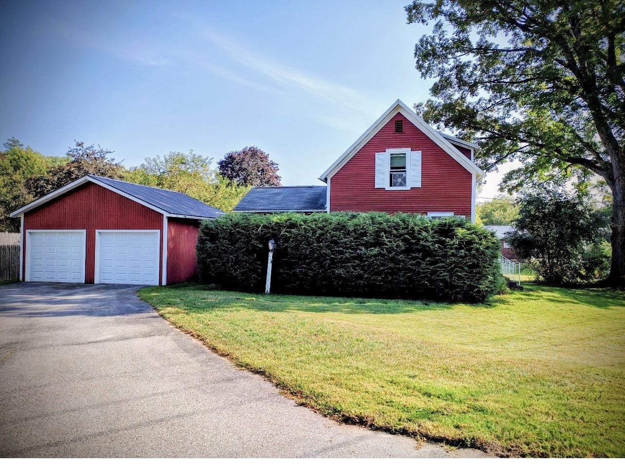 60 Circular Avenue Wallingford, VT 05773 - Photo 2 of 39