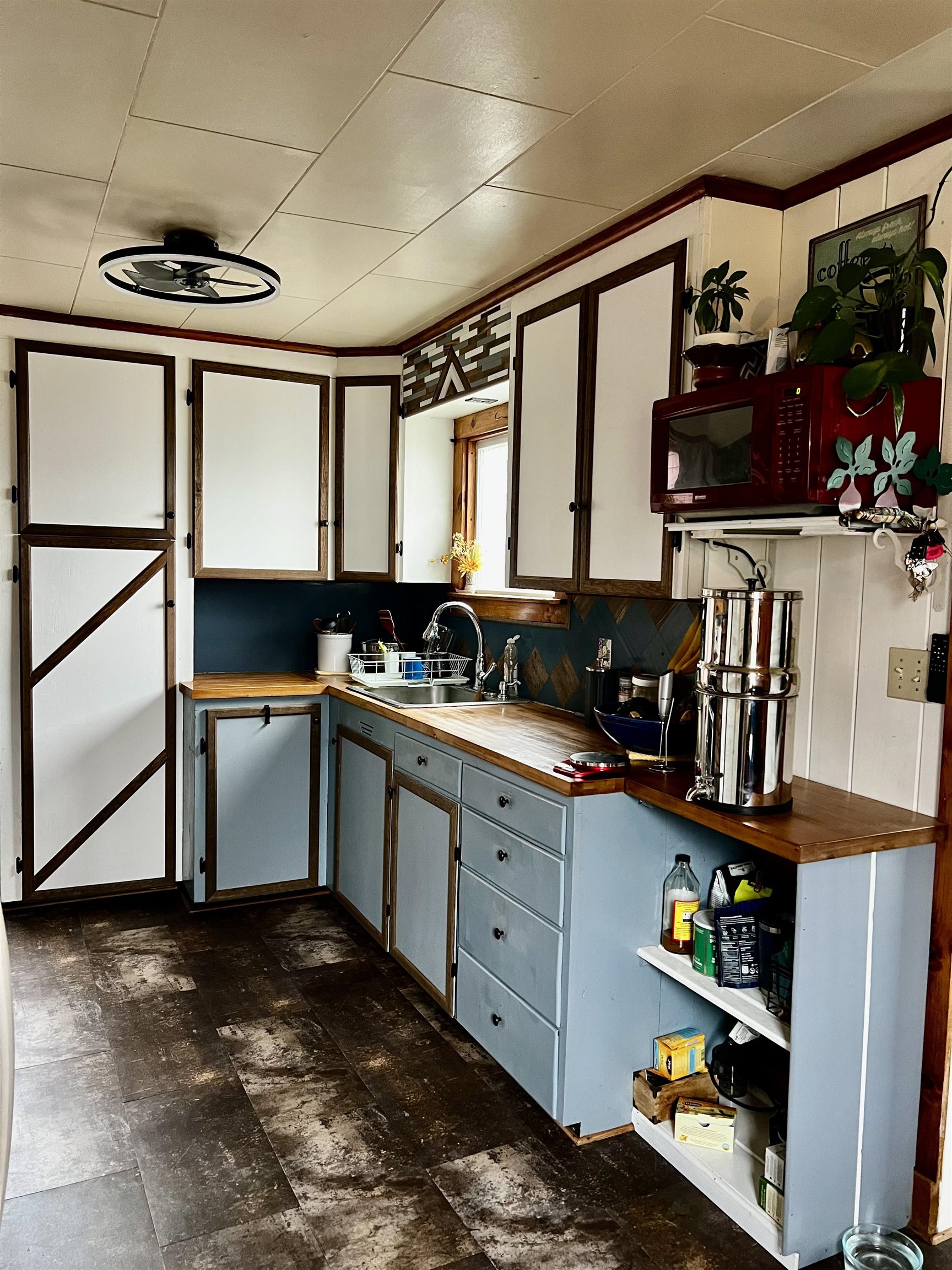 60 Circular Avenue Wallingford, VT 05773 - Photo 8 of 39