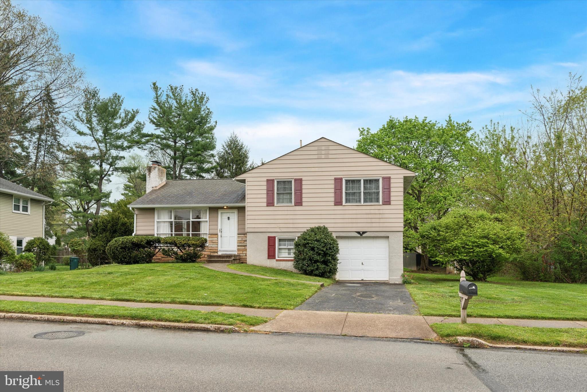 23 Cedar Grove Road Conshohocken, PA 19428 - Photo 2 of 35