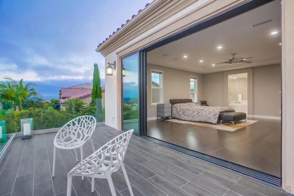 2575 Glasgow Drive Carlsbad, CA 92010 - Photo 25 of 43 a lobby with furniture and a floor to ceiling window