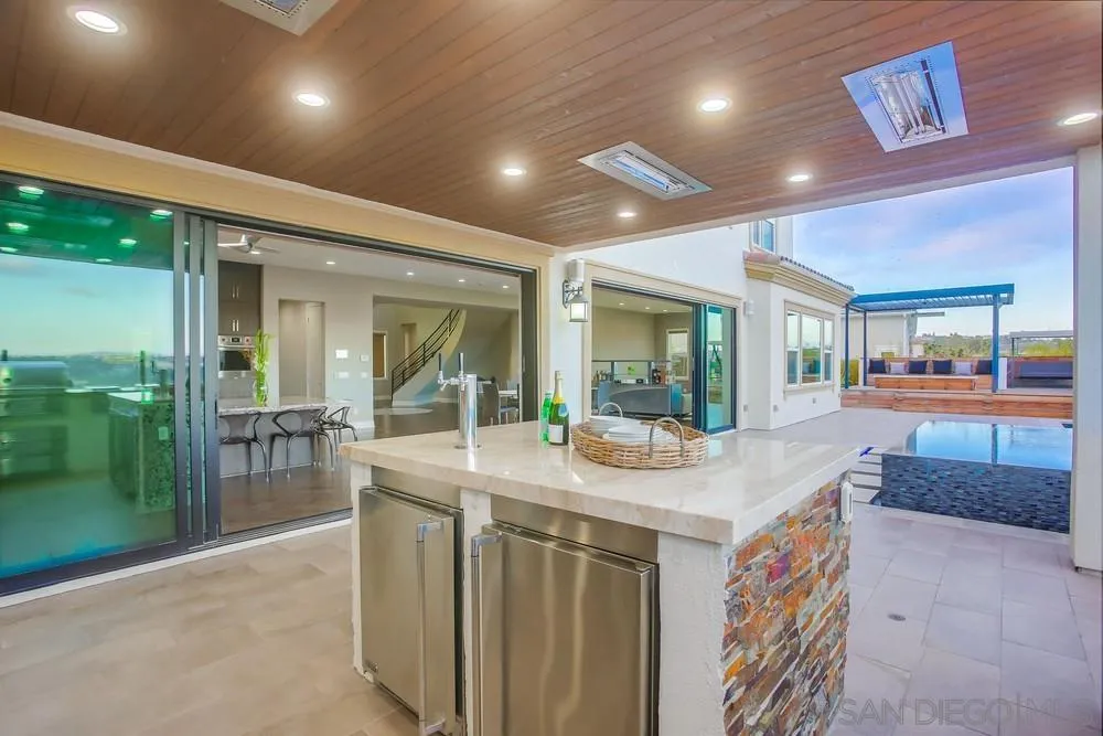 2575 Glasgow Drive Carlsbad, CA 92010 - Photo 36 of 43 a kitchen with counter top