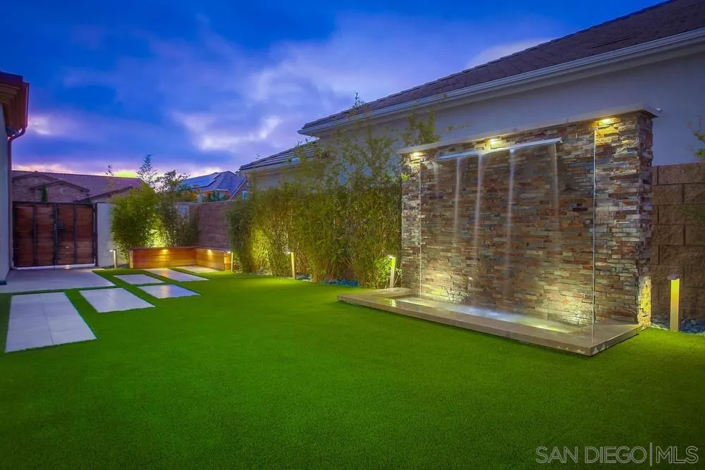 2575 Glasgow Drive Carlsbad, CA 92010 - Photo 6 of 43 a view of a back yard