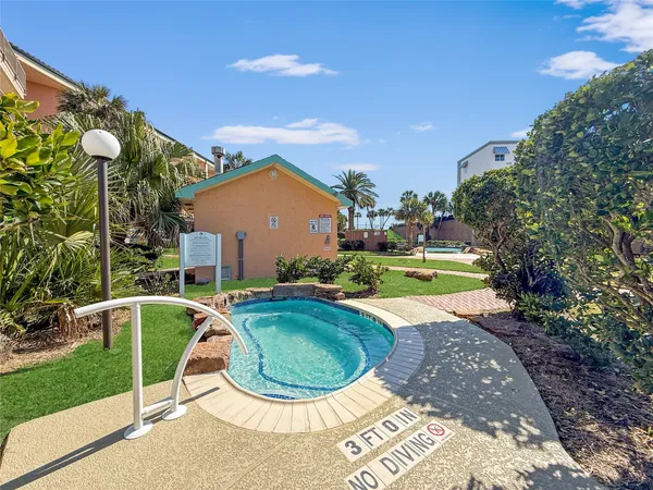 $1,350 | 9520 Seawall Boulevard, Unit 329, Galveston, TX 77554