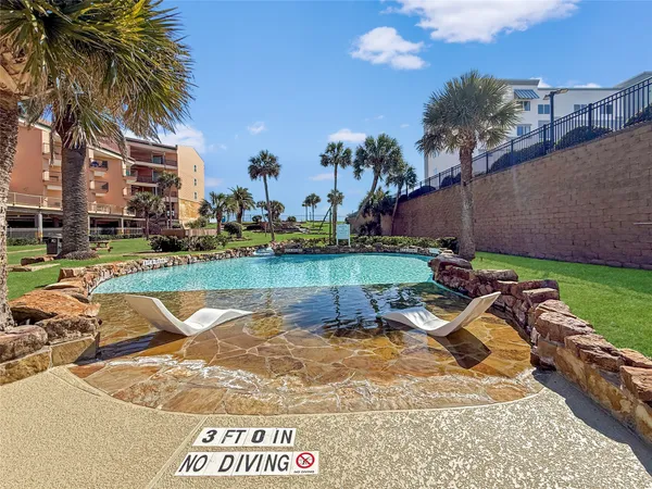 $1,350 | 9520 Seawall Boulevard, Unit 329, Galveston, TX 77554