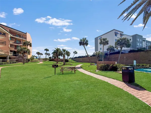 $1,350 | 9520 Seawall Boulevard, Unit 329, Galveston, TX 77554