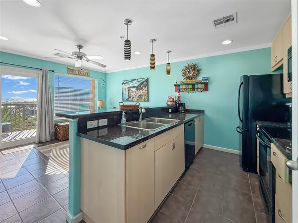 $1,350 | 9520 Seawall Boulevard, Unit 329, Galveston, TX 77554