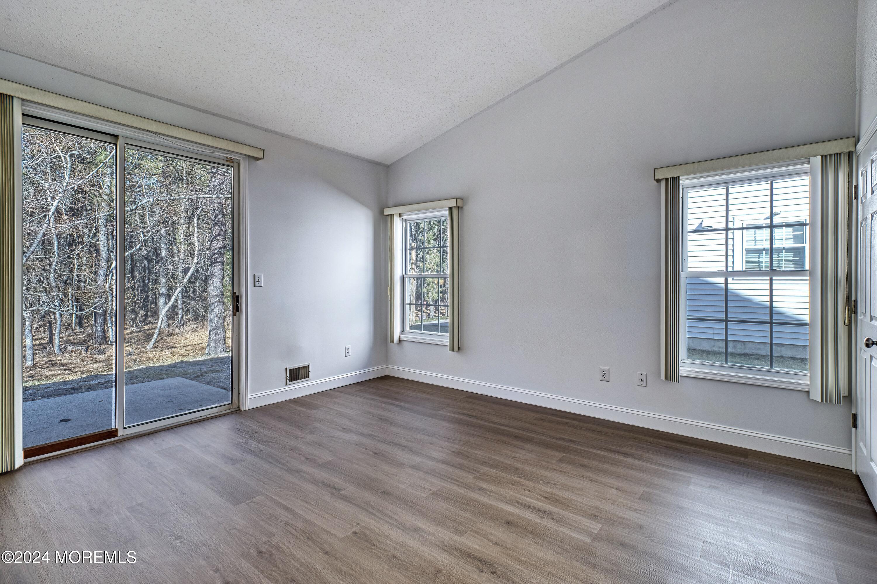 126 Riva Boulevard Brick, NJ 08723 - Photo 12 of 46 18rivablvd126