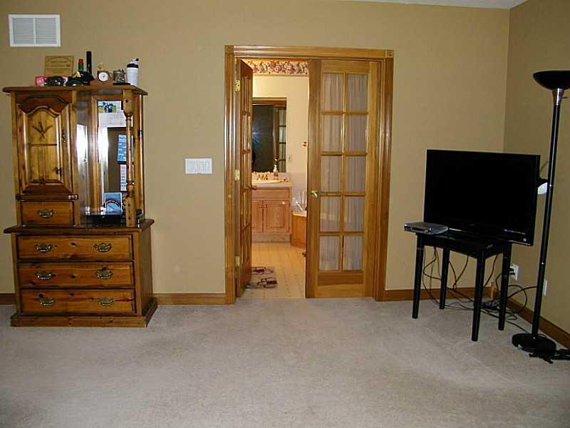 6049 East Meadow Ridge Road Columbus, IN 47203 - Photo 22 of 24 Gallery Image 22