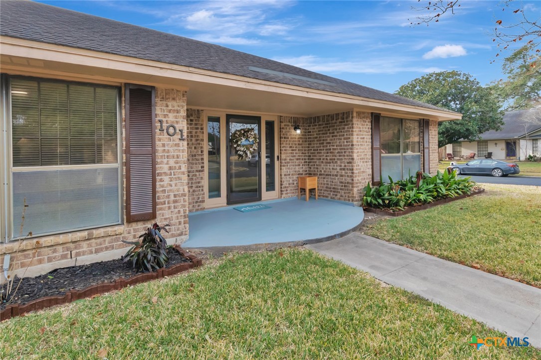 101 Kemble Street Victoria, TX 77904 - Photo 2 of 34 front view of house with a yard