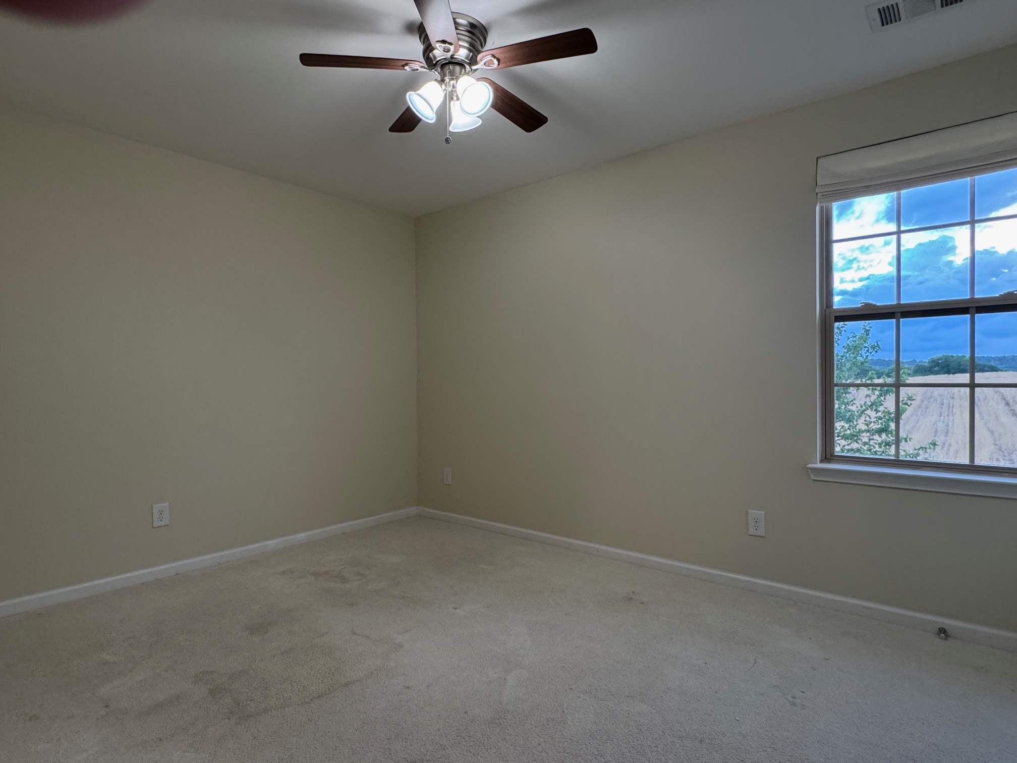 5003 Hemlock Court Spring Hill, TN 37174 - Photo 20 of 32 an empty room with a window