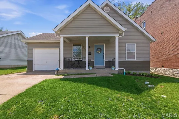 $289,000 | 3024 Caroline Street, St. Louis, MO 63104