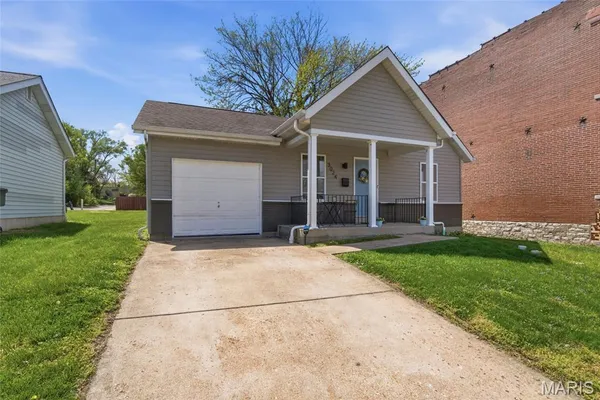 $289,000 | 3024 Caroline Street, St. Louis, MO 63104