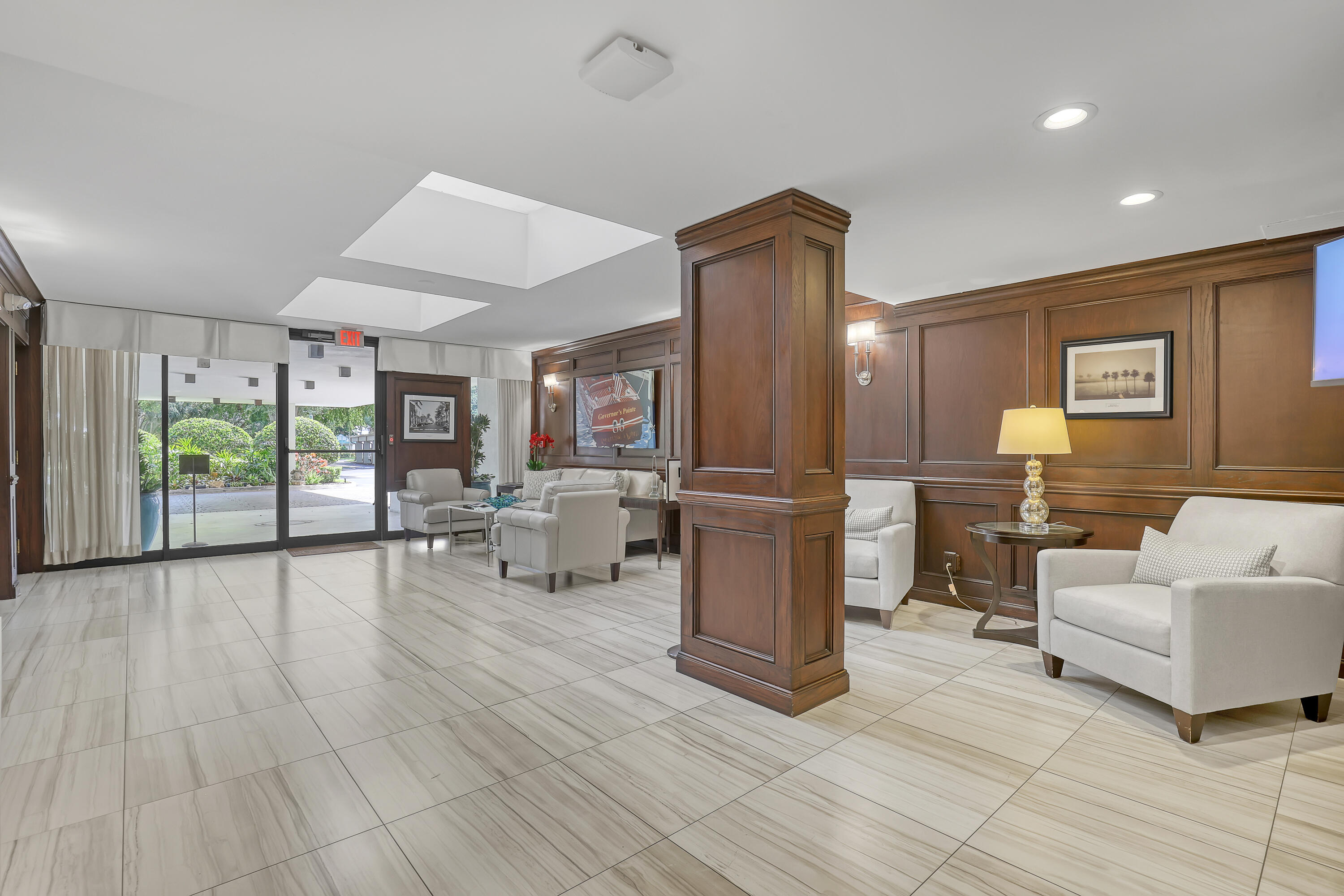 356 Golfview Road, Unit 403 North Palm Beach, FL 33408 - Photo 4 of 25 Elegant Updated Lobby