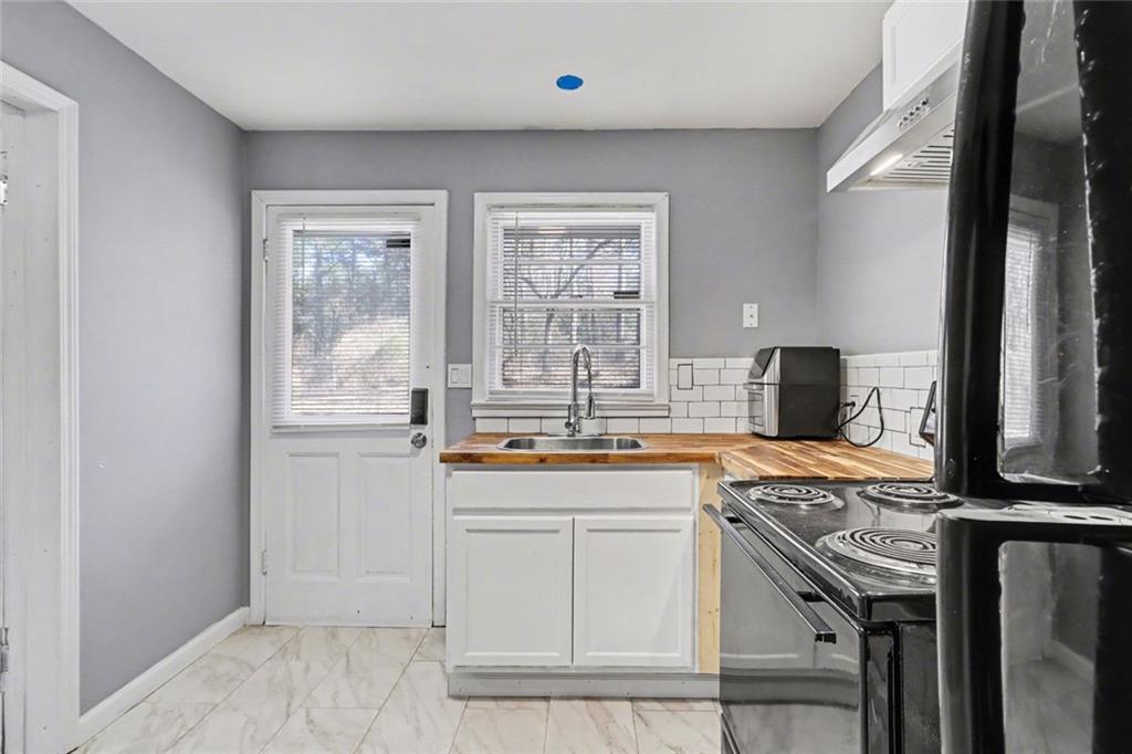 4436 Hillpine Road Forest Park, GA 30297 - Photo 11 of 28