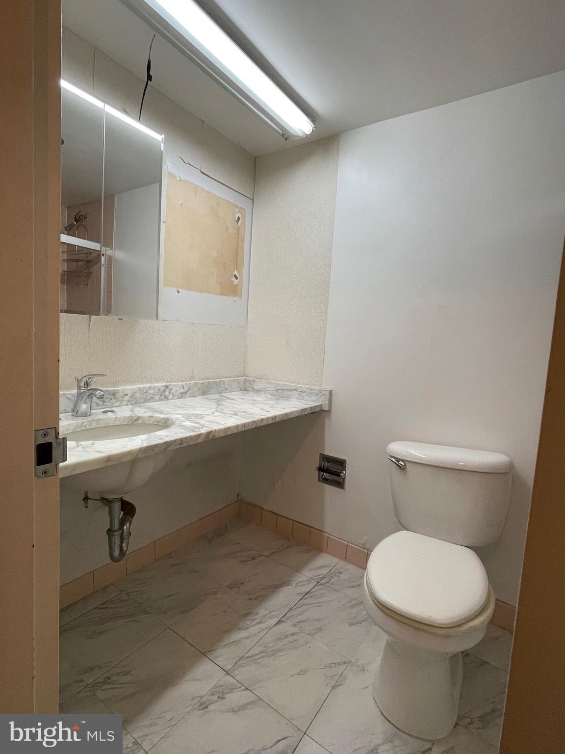 560 N Street Southwest, Unit N606 Washington, DC 20024 - Photo 13 of 39