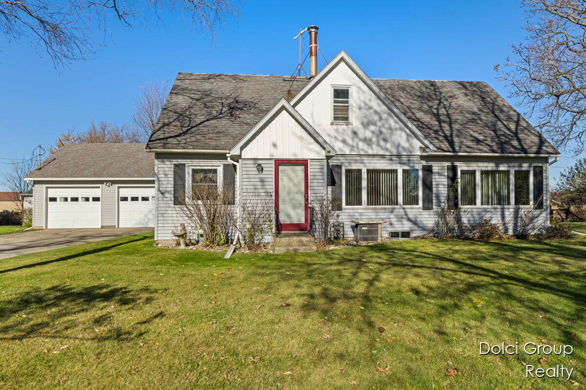 4106 Fillmore Road Holland, MI 49423 - Photo 1 of 20 IMG_1000