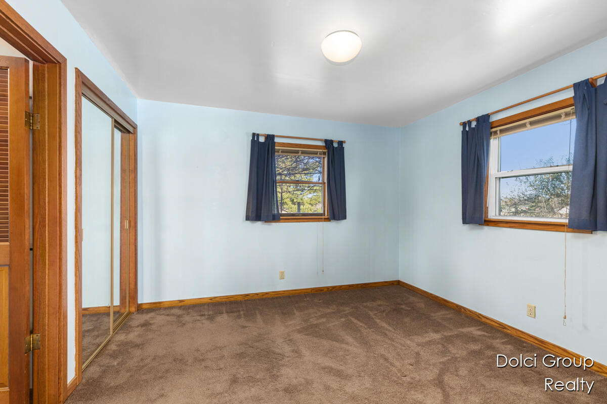4106 Fillmore Road Holland, MI 49423 - Photo 10 of 20 IMG_1009