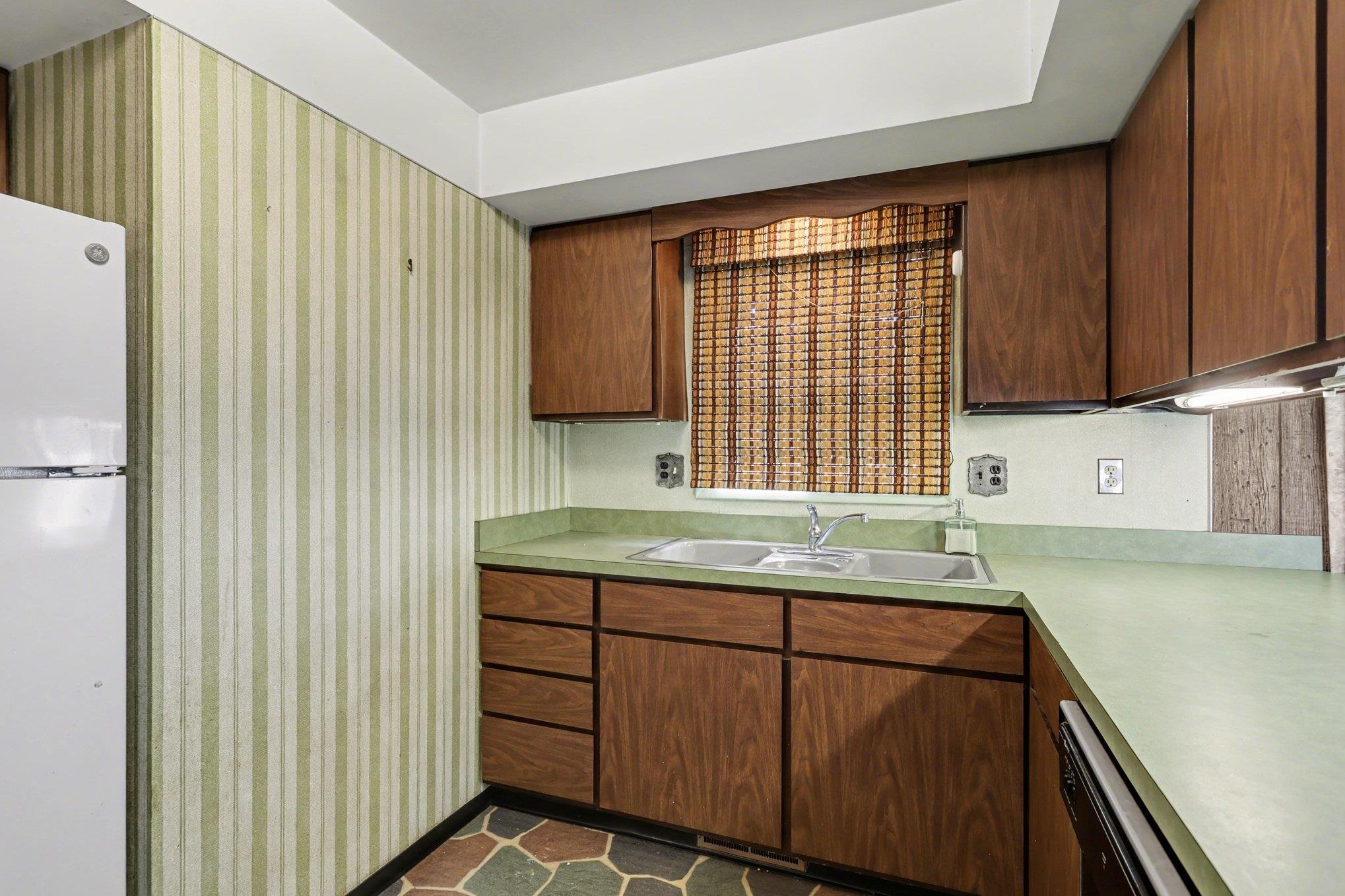5454 North River Road Freeland, MI 48623 - Photo 12 of 33