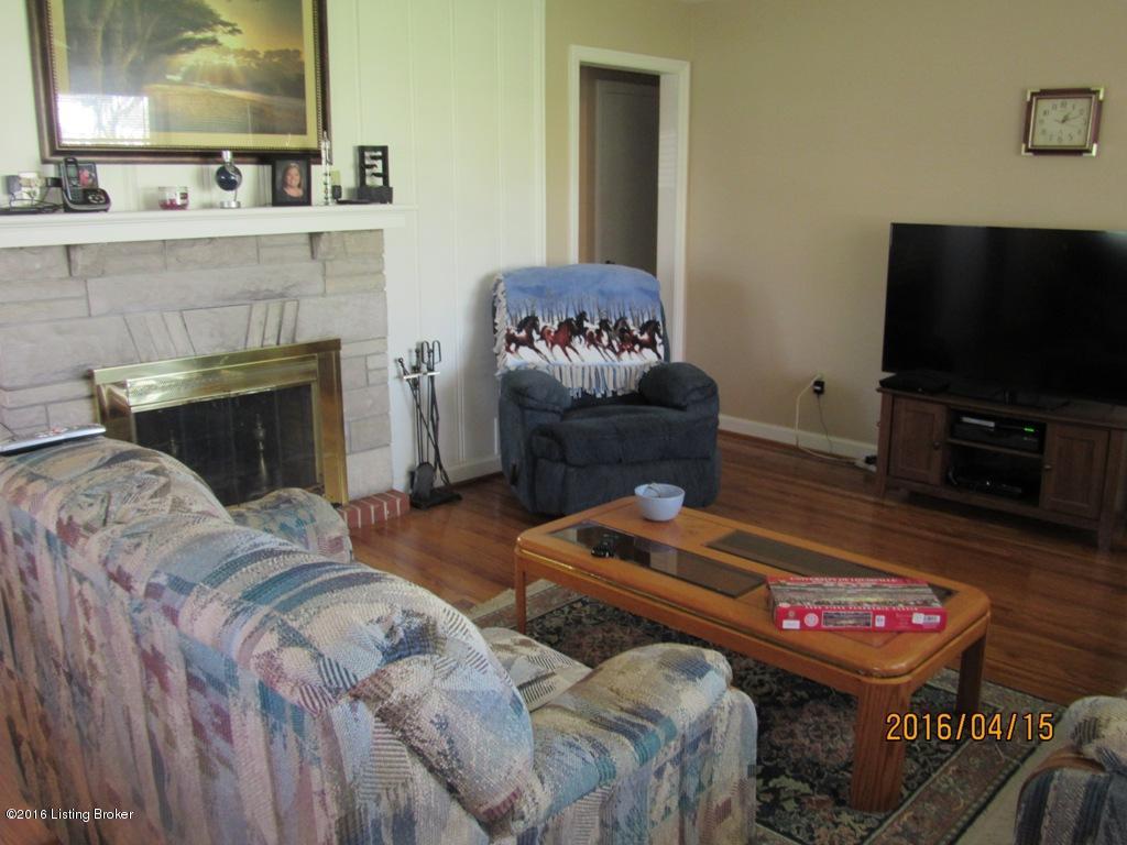 4318 Lowe Road Louisville, KY 40220 - Photo 3 of 16 Lowe Living Room