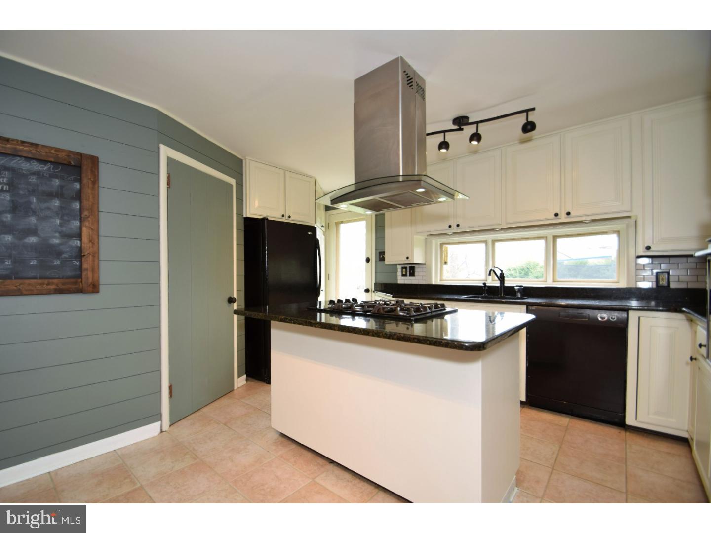 759 Woodside Road Jenkintown, PA 19046 - Photo 12 of 25