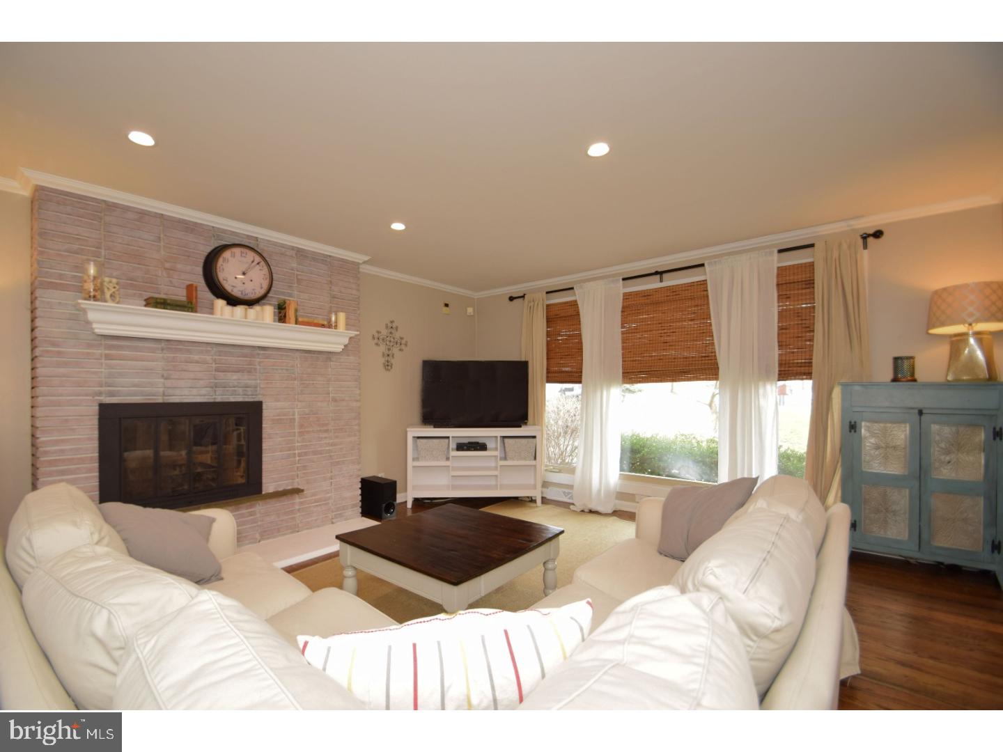 759 Woodside Road Jenkintown, PA 19046 - Photo 3 of 25