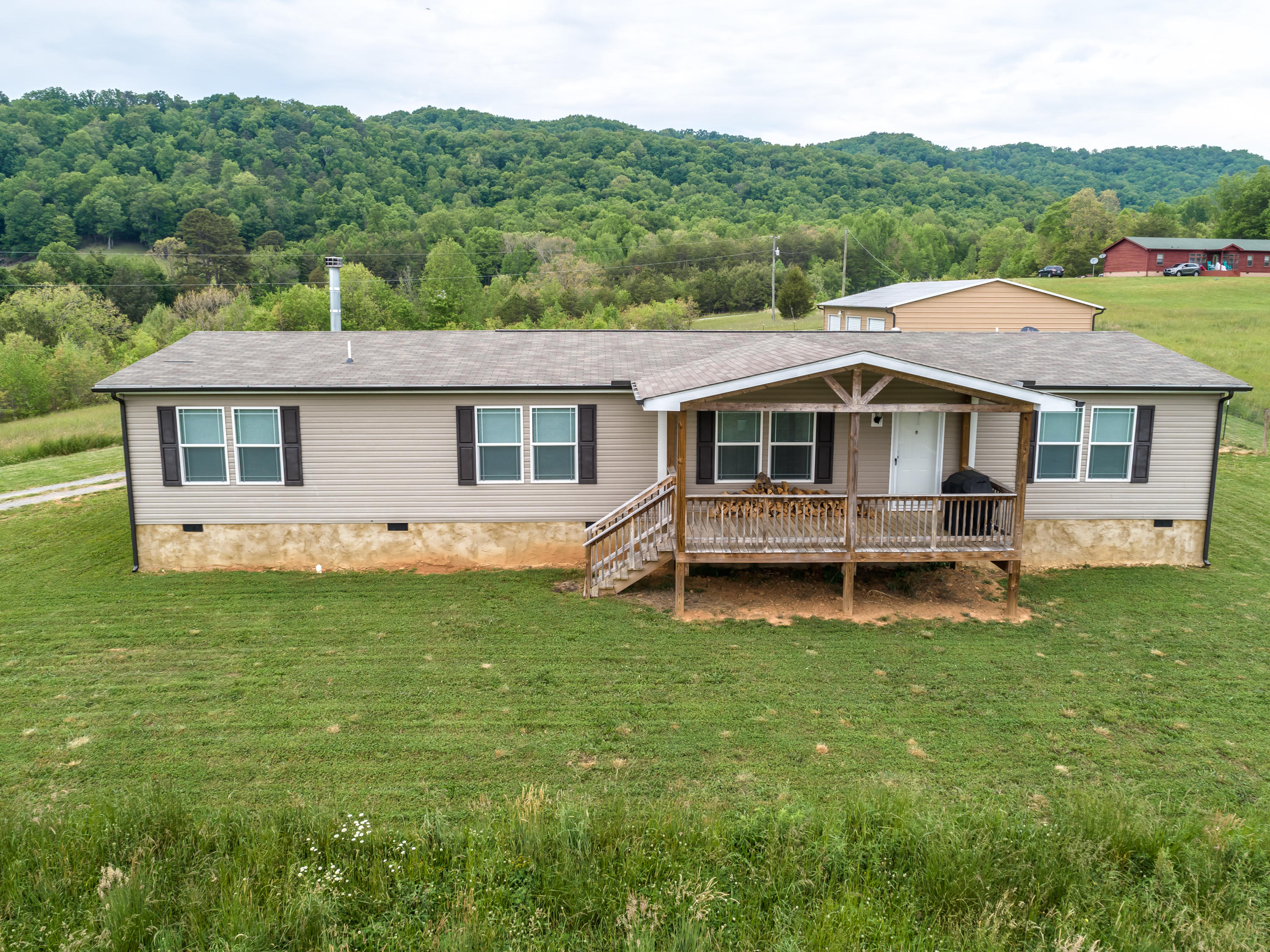 581 Tater Valley Road Luttrell, TN 37779 - Photo 5 of 39 002210517-4-581TaterValleyRdLuttrellTN-S