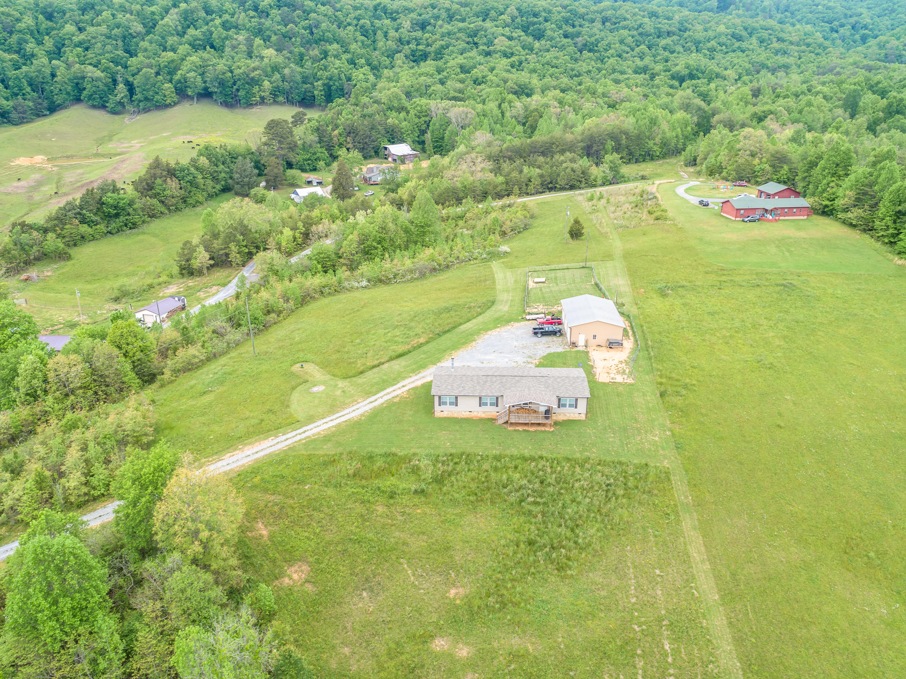 581 Tater Valley Road Luttrell, TN 37779 - Photo 7 of 39 008210517-4-581TaterValleyRdLuttrellTN-S