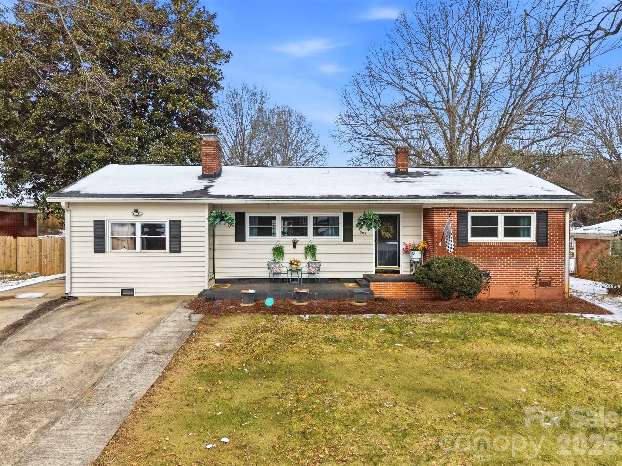 904 15th Street Northwest Conover, NC 28613 - Photo 1 of 27