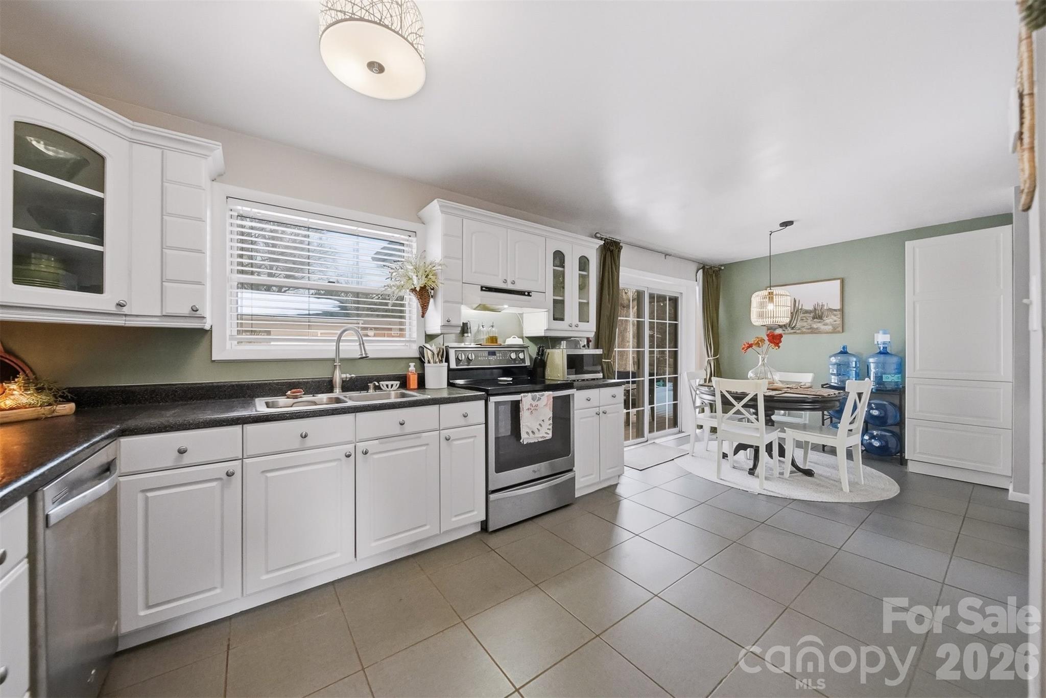 904 15th Street Northwest Conover, NC 28613 - Photo 8 of 27