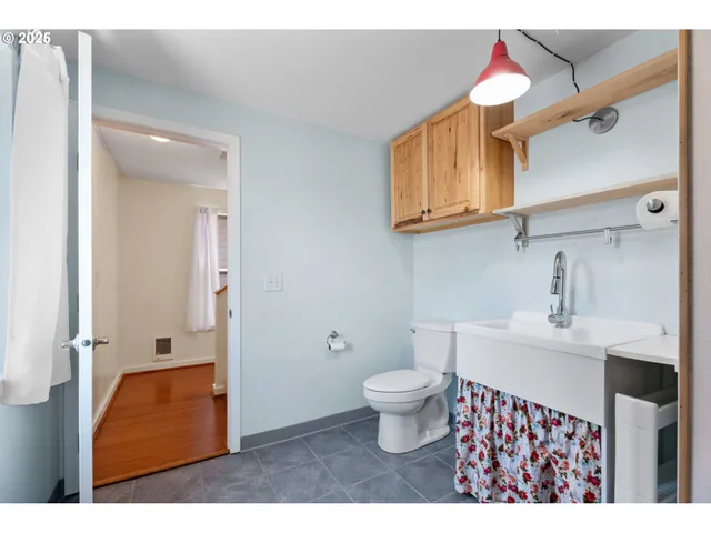 $332,000 | 7294 Southeast Thiessen Road, Milwaukie, OR 97267