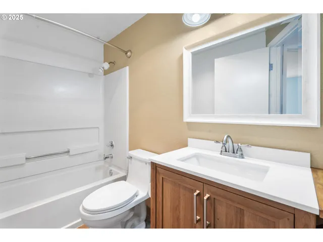 $332,000 | 7294 Southeast Thiessen Road, Milwaukie, OR 97267