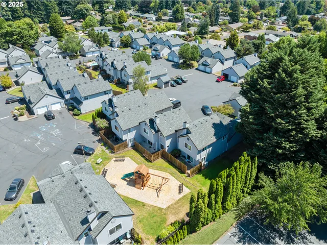 $332,000 | 7294 Southeast Thiessen Road, Milwaukie, OR 97267