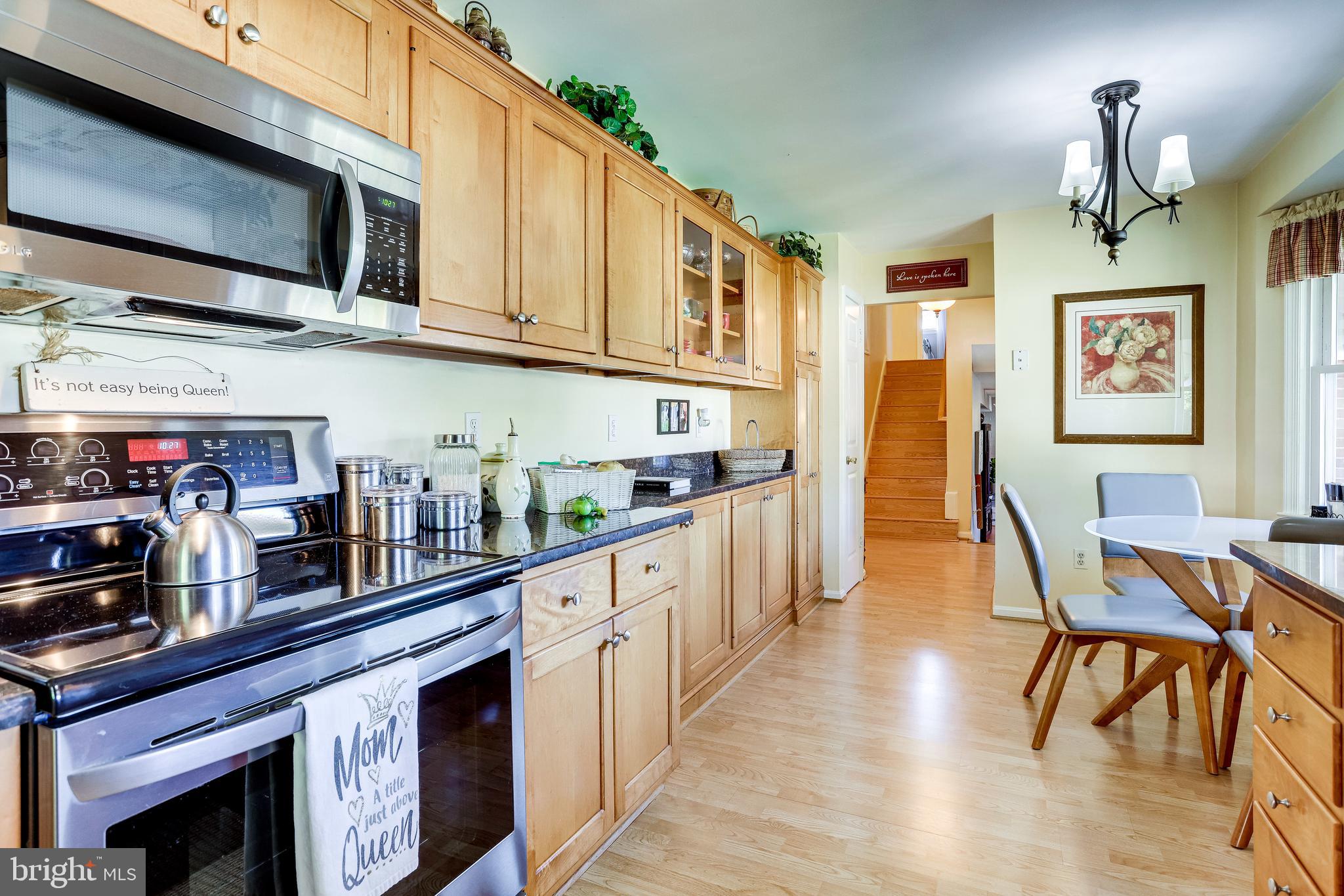 6905 Conservation Drive Springfield, VA 22153 - Photo 11 of 41 Fully equipped kitchen
