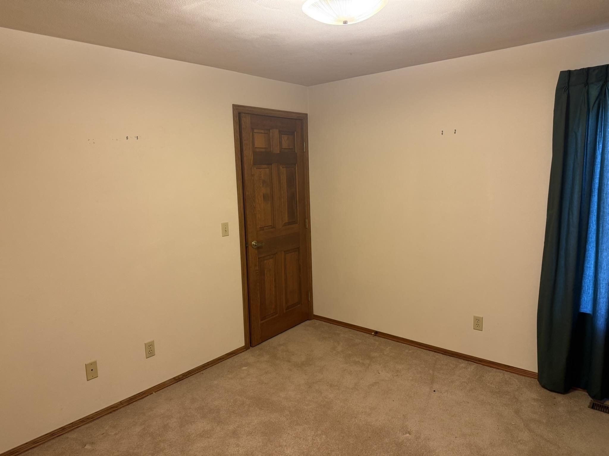 1864 Imperial Road Oshkosh, WI 54904 - Photo 13 of 21