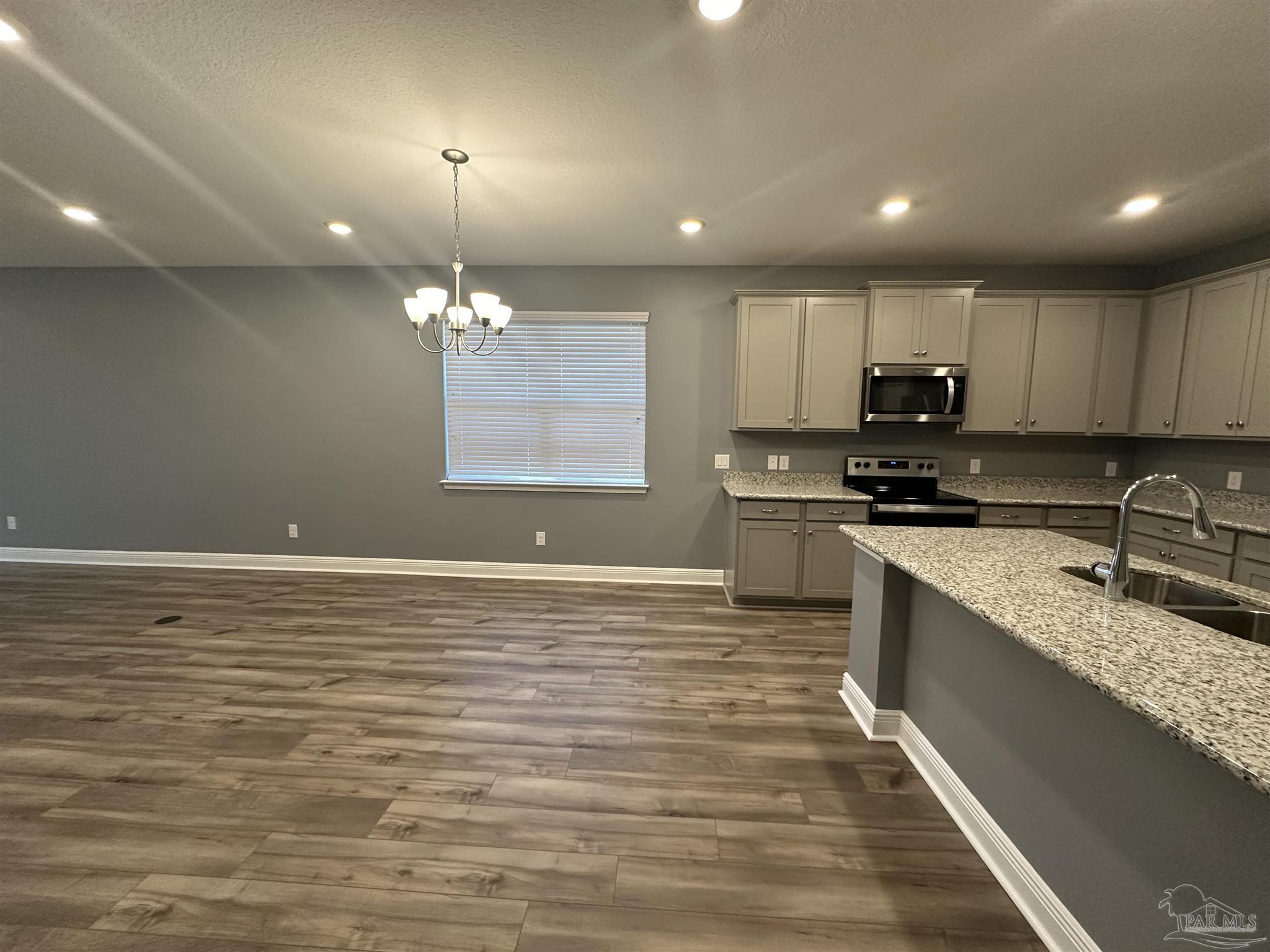 6221 Carson Drive Milton, FL 32570 - Photo 7 of 27