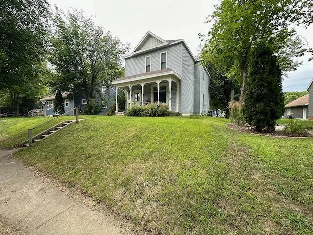 $1,180 | 712 3rd Street Southwest, Willmar, MN 56201