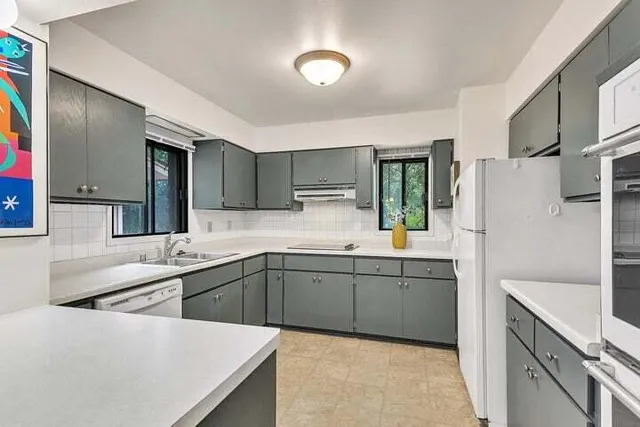 $1,800 | 1422 South River Road, New Berlin, WI 53151