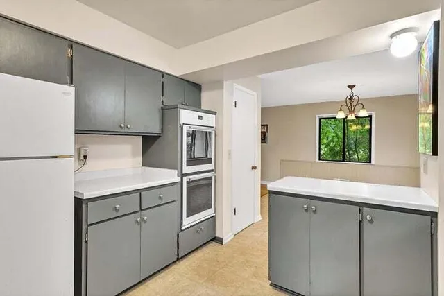 $1,800 | 1422 South River Road, New Berlin, WI 53151