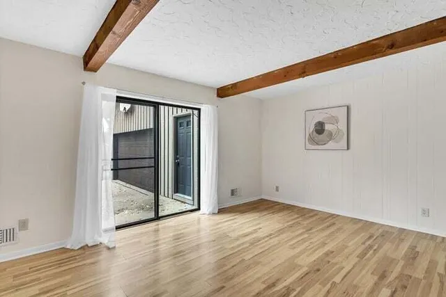 $1,800 | 1422 South River Road, New Berlin, WI 53151