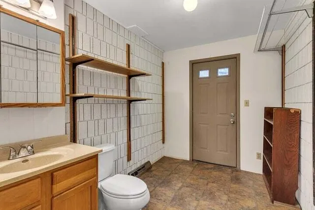 $1,800 | 1422 South River Road, New Berlin, WI 53151