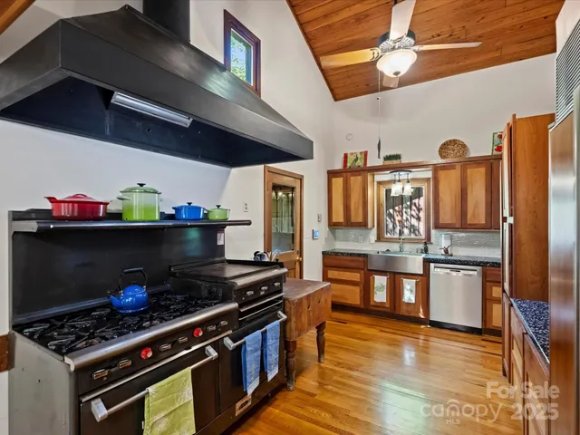 $1,495,000 | 5624 Glenkirk Road, Charlotte, NC 28209