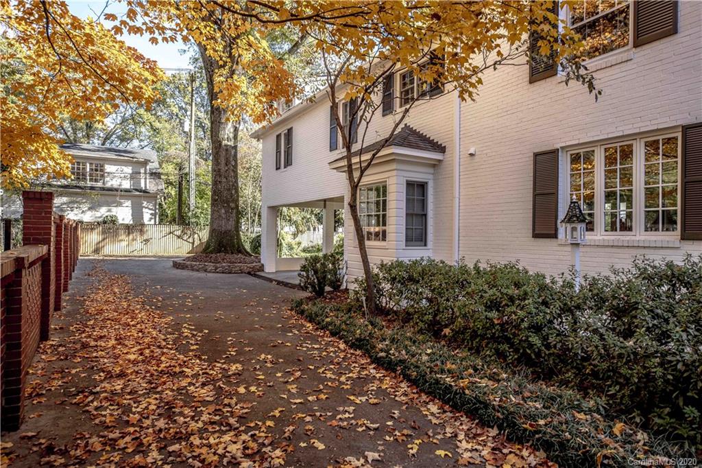 541 Cherokee Road Charlotte, NC 28207 - Photo 2 of 39 Gallery Image 2