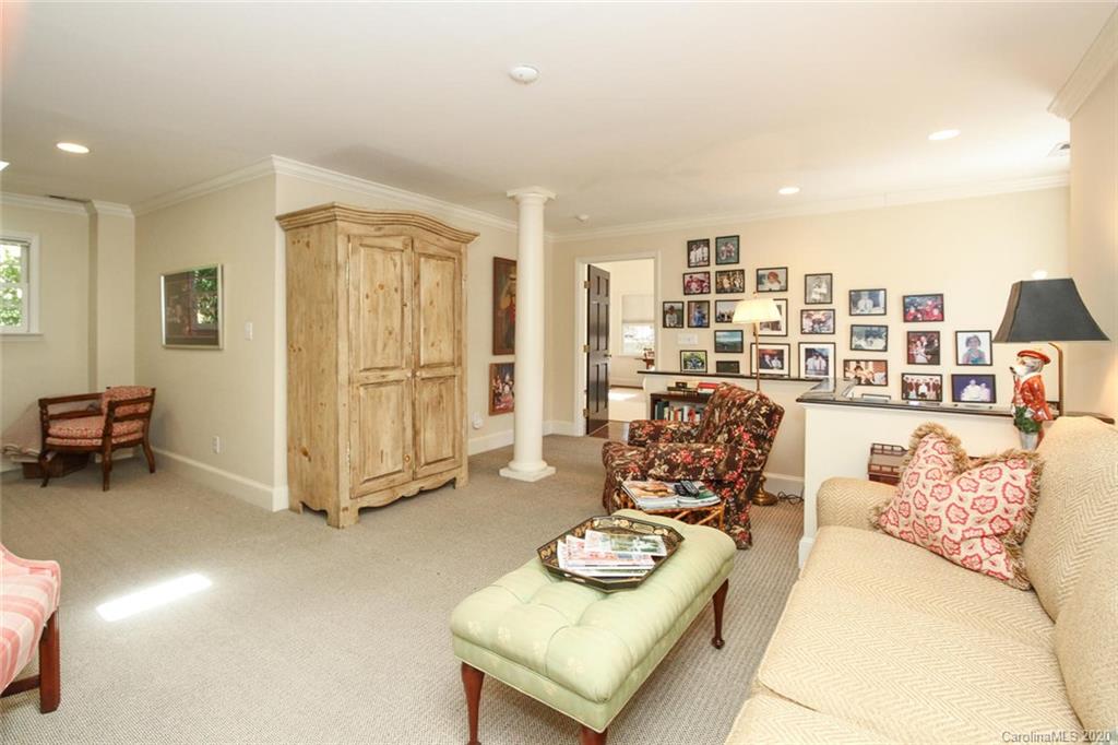 541 Cherokee Road Charlotte, NC 28207 - Photo 29 of 39 Gallery Image 29