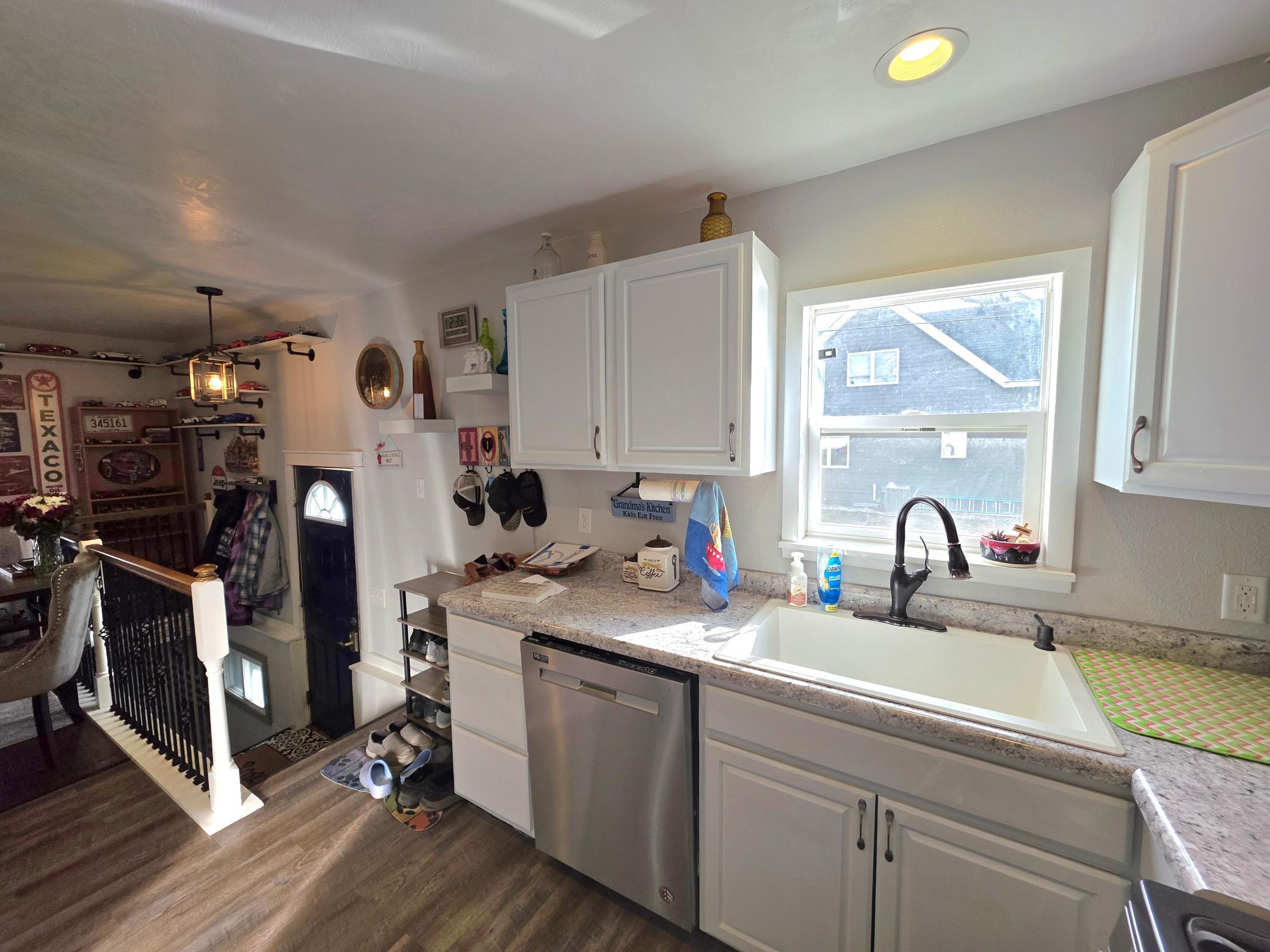 106 8th Avenue Southwest Pipestone, MN 56164 - Photo 8 of 30