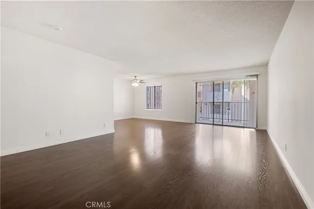 $600,001 | 433 South Manhattan Place, Unit 209, Los Angeles, CA 90020