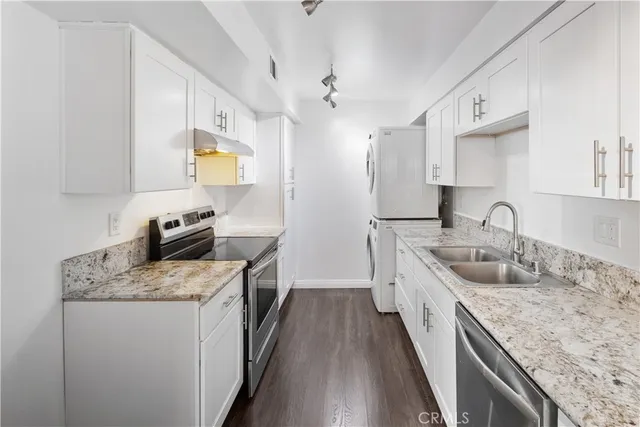$600,001 | 433 South Manhattan Place, Unit 209, Los Angeles, CA 90020