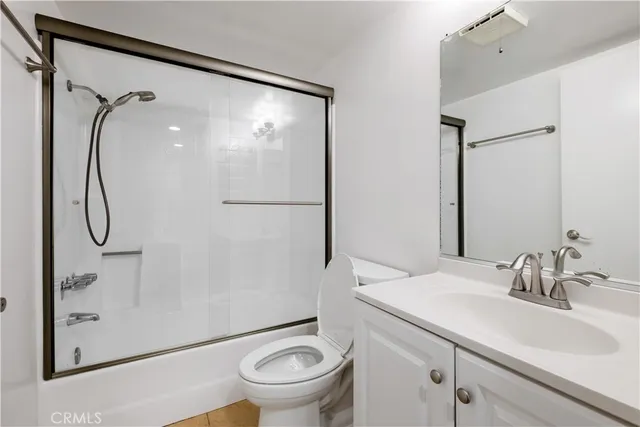 $600,001 | 433 South Manhattan Place, Unit 209, Los Angeles, CA 90020