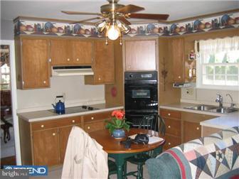 164 Miller Drive Sinking Spring, PA 19608 - Photo 9 of 12 Kitchen