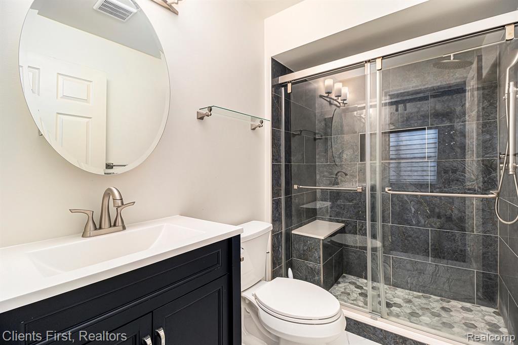 4215 Schaefer Road Dearborn, MI 48126 - Photo 14 of 29 Gallery Image 14